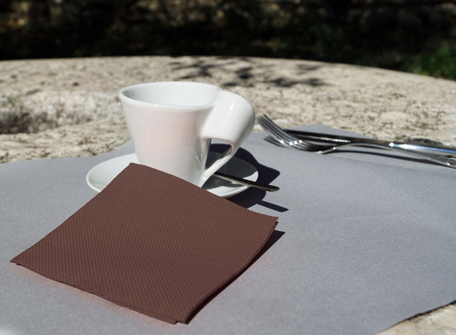 Servilletas Micropunto 20x20cm Chocolate, 100uds 24pq