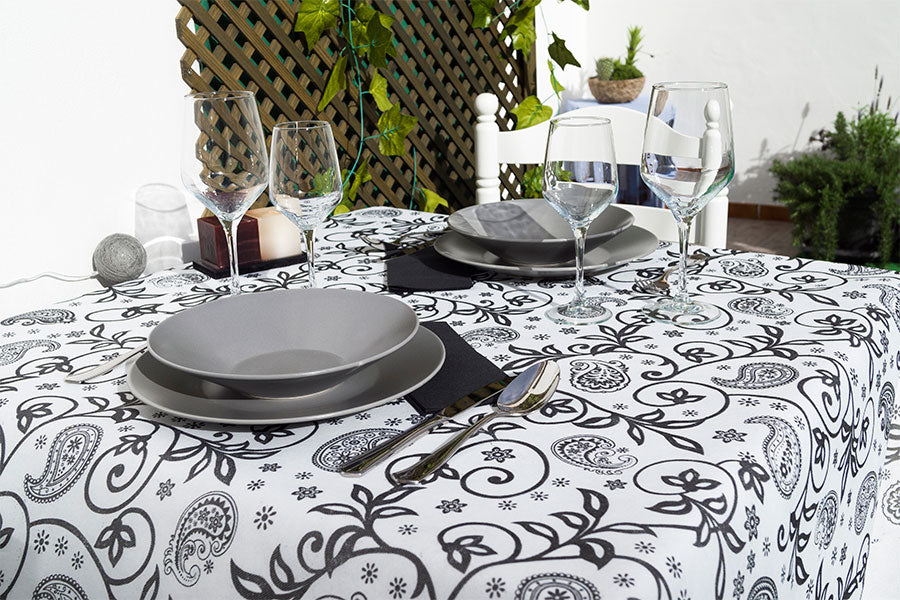 Novotex White Tablecloth 100x100 150 units Deco. 