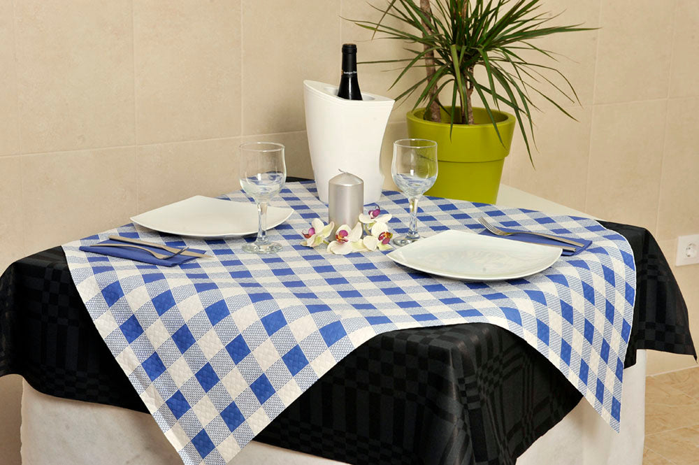 White Paper Tablecloth 100x100 400u Deco. AZ Squares (Shrink-wrapped and coded)