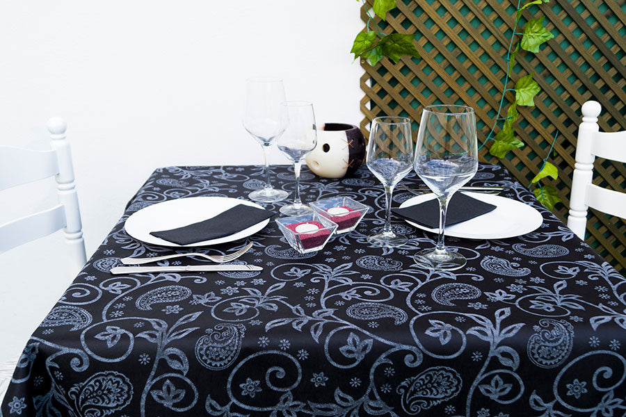 Novotex Black Tablecloth 120x120 Deco. 