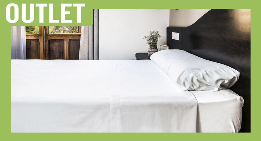 ; White Top Sheet 230x290cm (50% Polyester 50% Cotton)