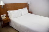 ; Housse de couette blanche 180x220cm (50% polyester / 50% coton) 